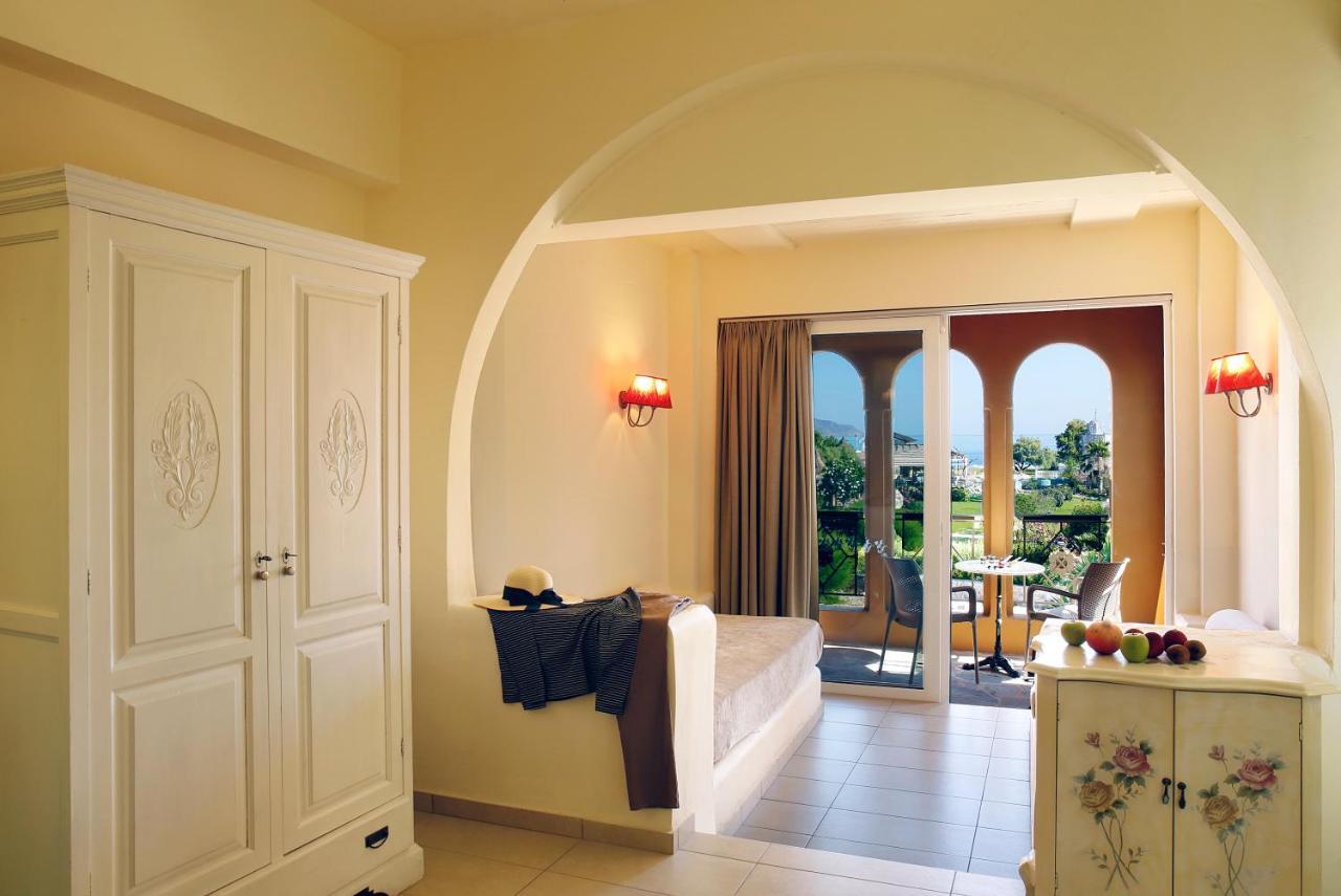 Orpheas Resort Hotel (Adults Only) Paralia Kourna ภายนอก รูปภาพ
